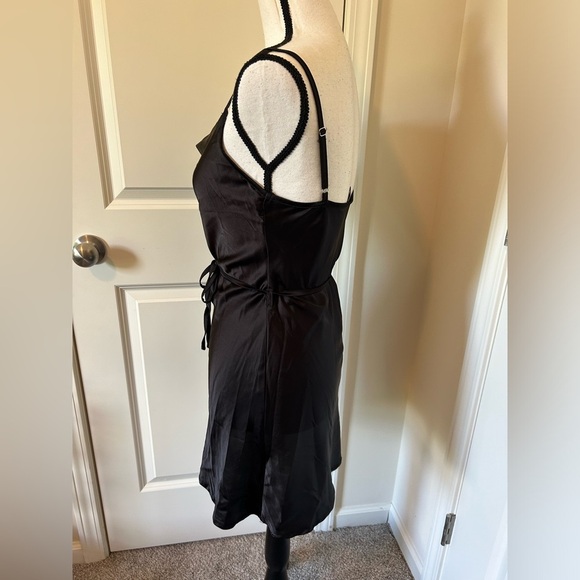 Black silk tie waist dress - Picture 2 of 5